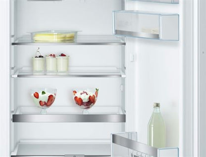 Series 6 Built-in refrigerator with freezer compartment 158 x 56 cm